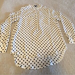 Forever 21 Women’s White Polka Dot Button Top